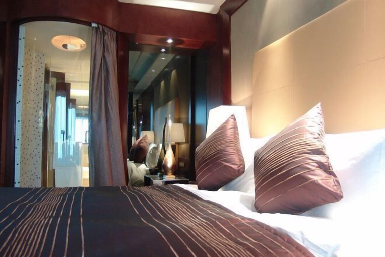 Bedroom 2, International Hotel, Langfang