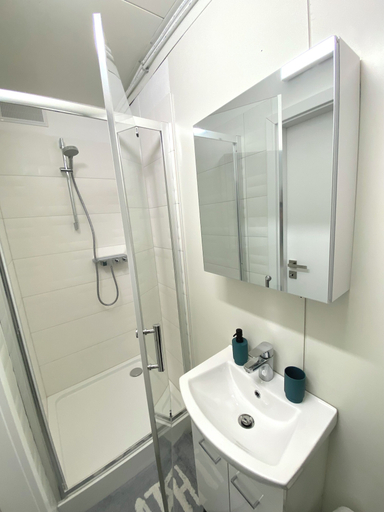 Bathroom 5, Student House Pawilony, Warsaw