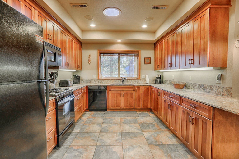Interior 3, Pioneer 1, Deschutes