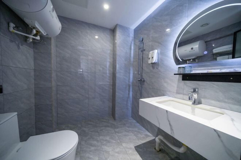 Bathroom 3, Apollo Hotel (Zhangzhou Ancient City), Zhangzhou
