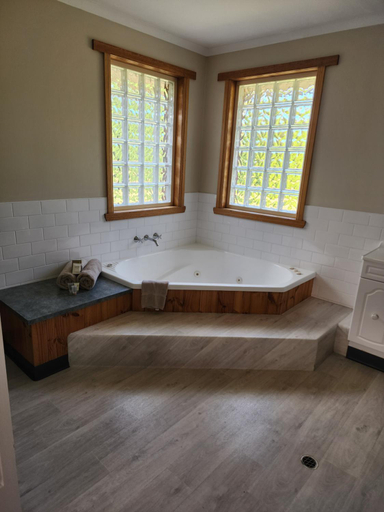 Bathroom 4, Kentish Hills Retreat, Kentish