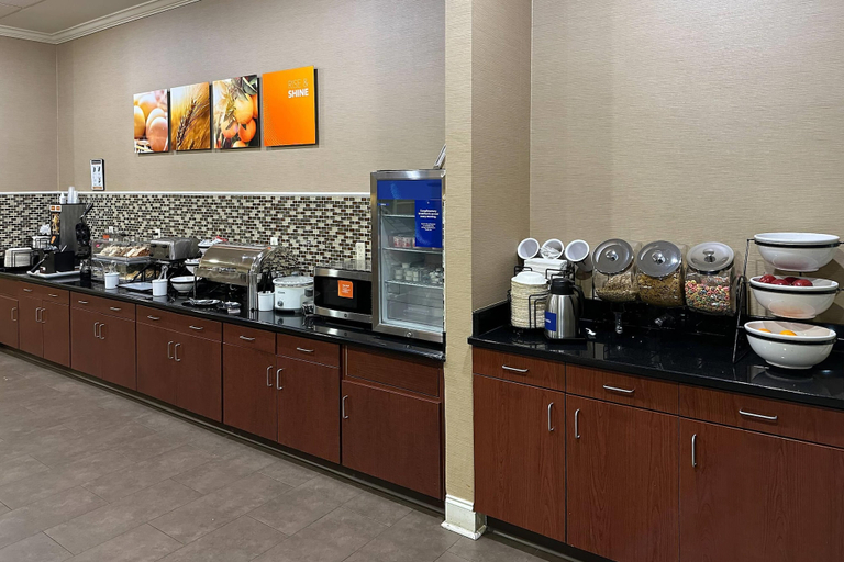 Food & Drinks 5, Comfort Inn & Suites Rogersville, Hawkins