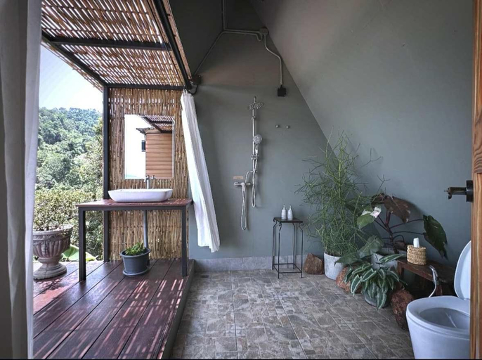 Others 4, Camp Mai Mee Chue, Mae Rim