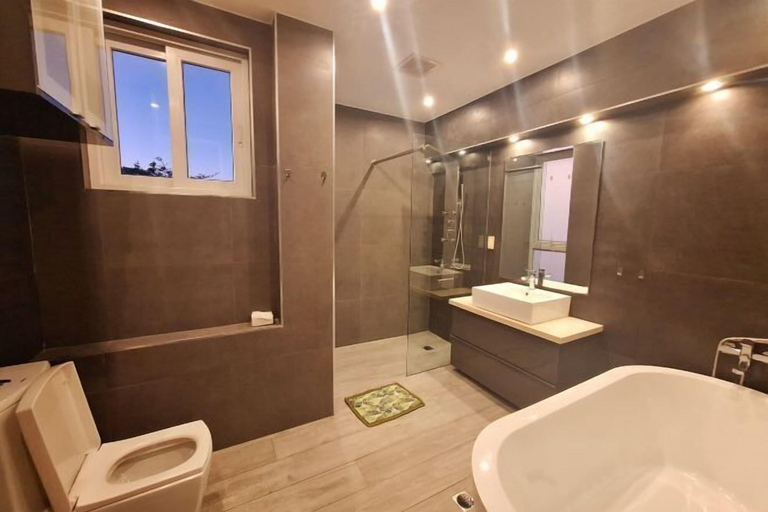 Bathroom 3, Spacious 2BR Boracay Luxury Condo, Malay