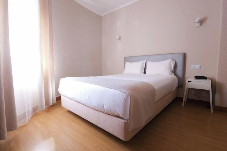 Bedroom 4, Hotel Laitau, Setúbal