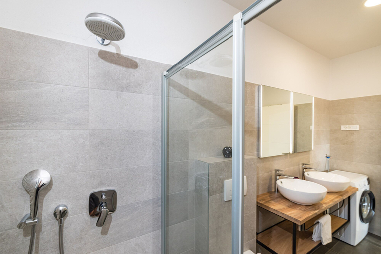 Room 2, Apartment Vista Mare 1 With Heated Pool, Biograd na Moru