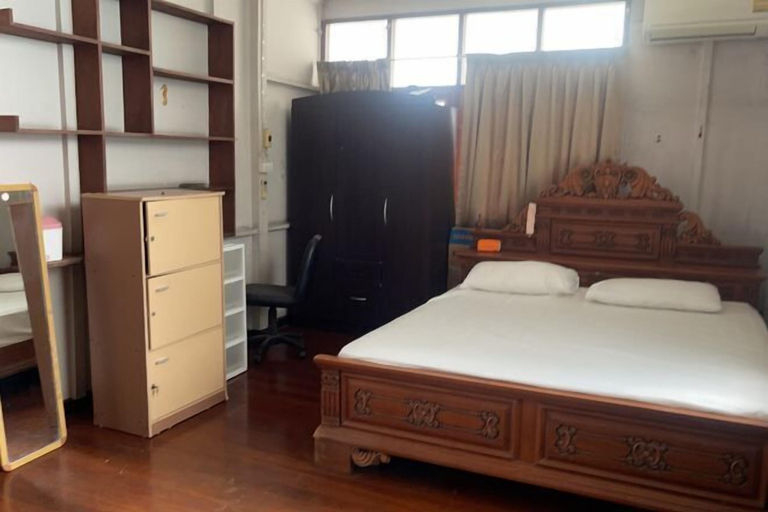 Room 5, home rama4, Khlong Toey