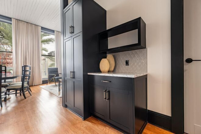 Room 5, 2BR Sweeping Downtown Views & Walk to Bourbon The Mayfair, Orleans