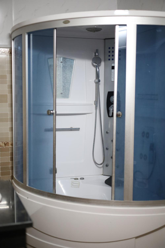 Bathroom 3, Bao Cuong Hotel, Hướng Hóa