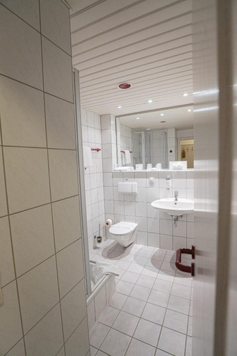 Bathroom 3, Hotel Märkischer Hof, Teltow-Fläming