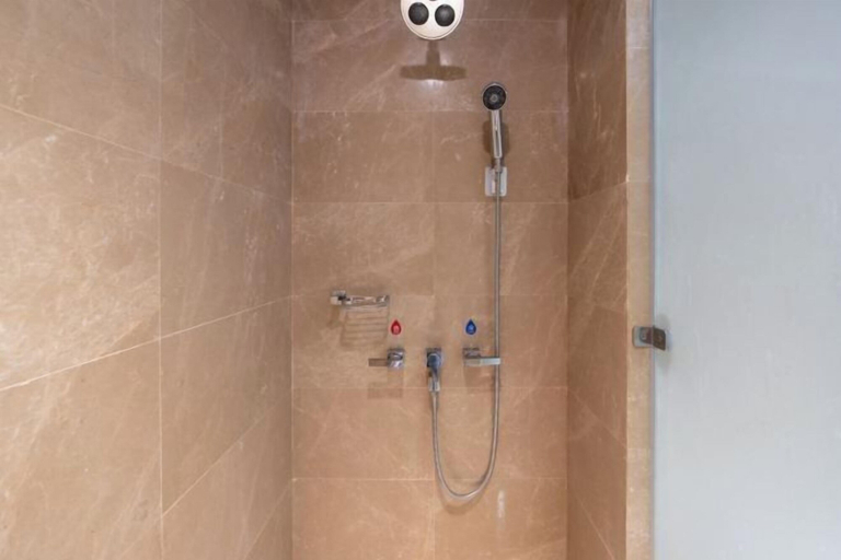 Bathroom 3, Chang'an Baiyun Hotel, Beijing