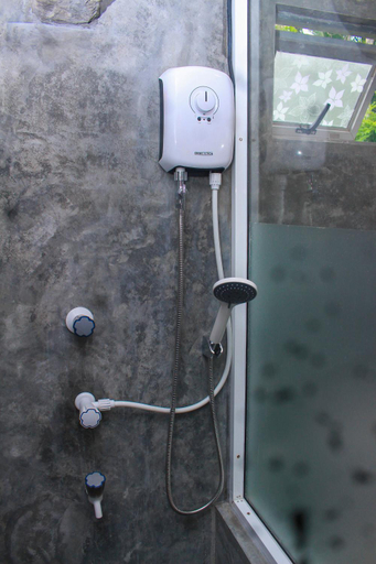 Bathroom 4, Charming dark lodge in river, Weligama