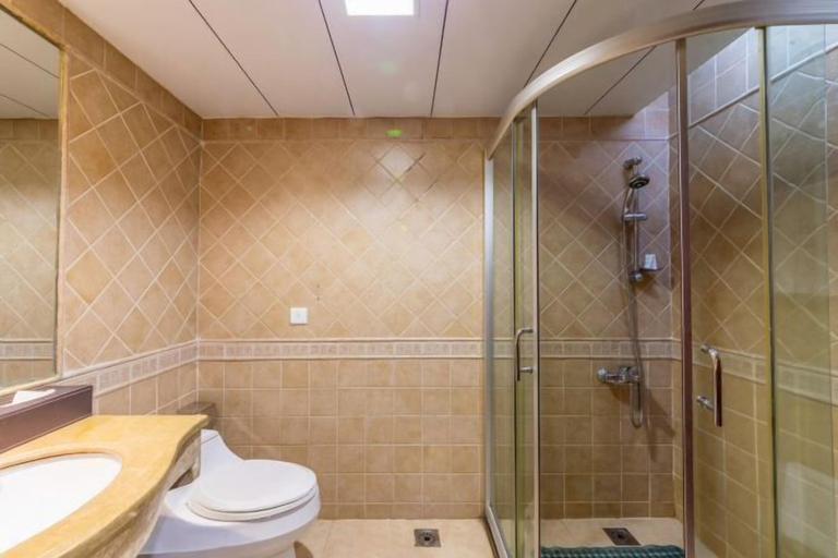 Bathroom 4, Jin Yuan Holiday Hotel, Shantou