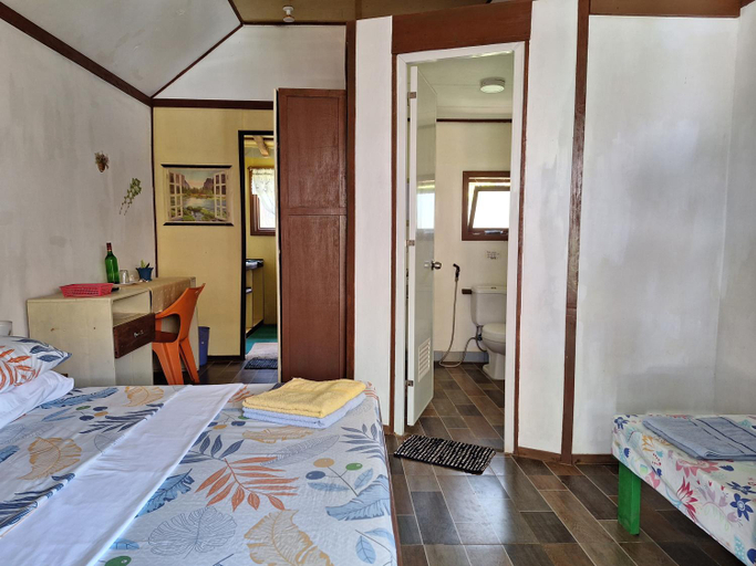Bedroom 2, Genevieve Guest House, Maria