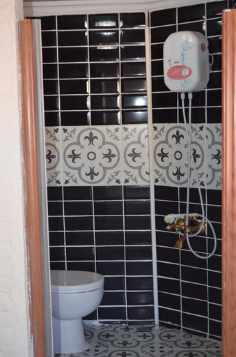 Bathroom 2, Nezisin Konagi, Ayvalık