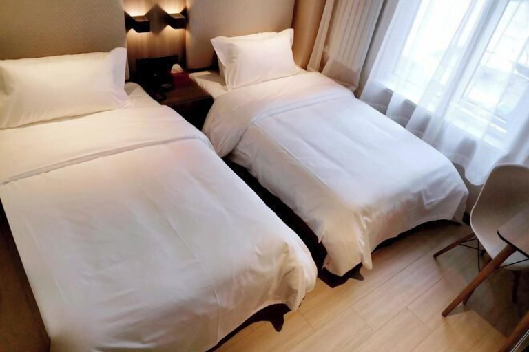 Bedroom 3, HanTing Hotel (Beijing Tiantan), Beijing