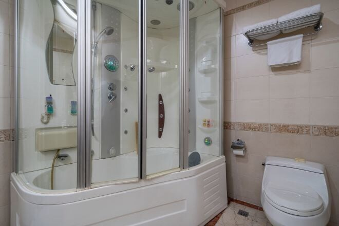 Bathroom 4, Royal Prince Hotel, Quanzhou