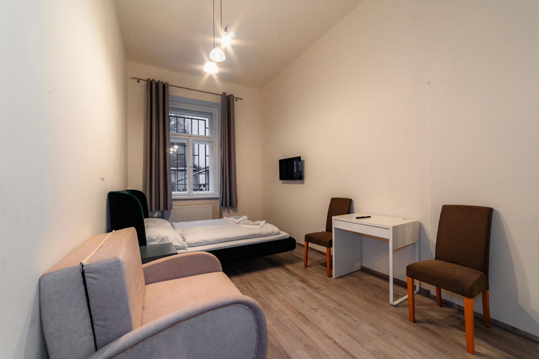 Others 3, Apart Comfort, Praha 8