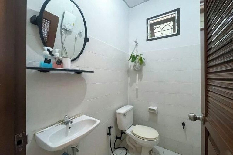 Bathroom 3, Silpasom ARTstay  Suratthani, Phunphin
