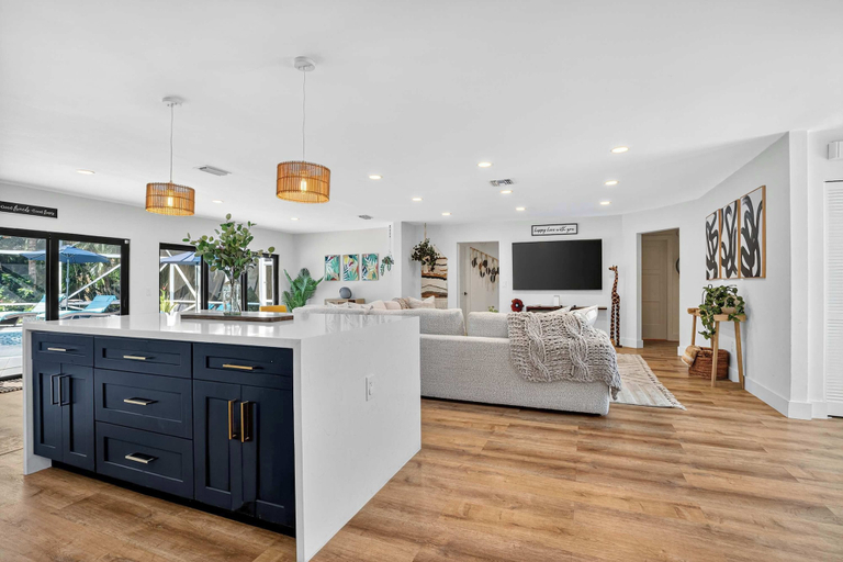 Interior 5, Seabreeze Court by Rove 4BR Home w Pool & Hottub, Palm Beach