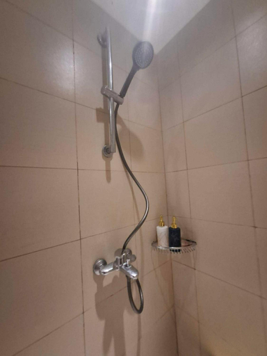 Bathroom 2, Azure Urban Resort Residences by JEs Cabin, Parañaque