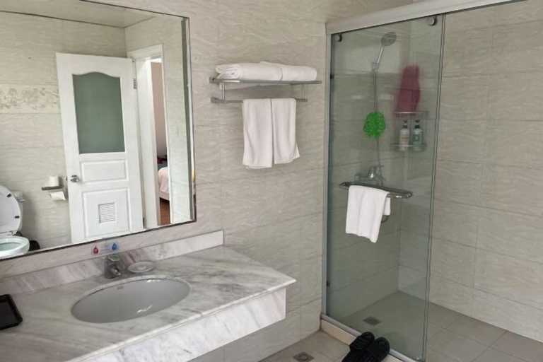 Bathroom 3, An Hengsha Isiand Resort Hotel, Shanghai