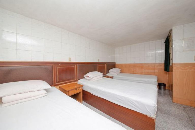Bedroom 5, Xingfu Hostel, Shanghai