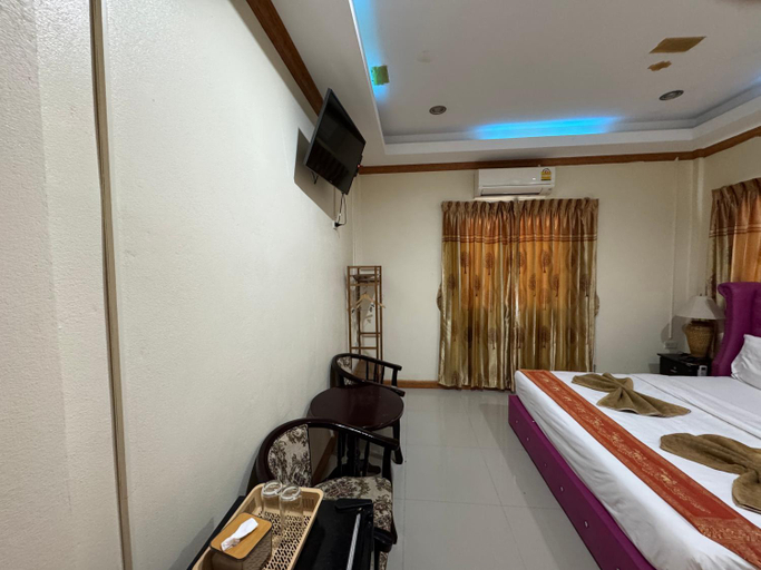 Bedroom 3, Ruen Thong Resort, Thai Mueang