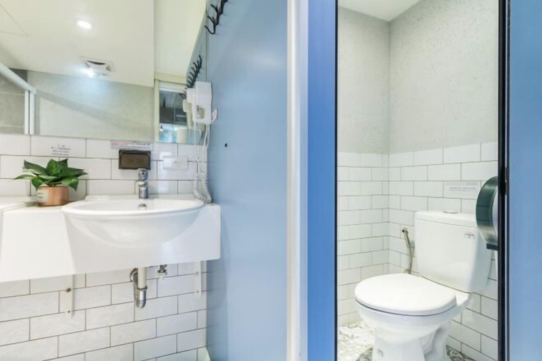 Bathroom 4, 109 Hostel Taipei, Taipei City