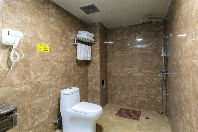 Bathroom 3, Libo Dapeng Business Hotel (Libo Ancient Town), Qiannan Buyei and Miao