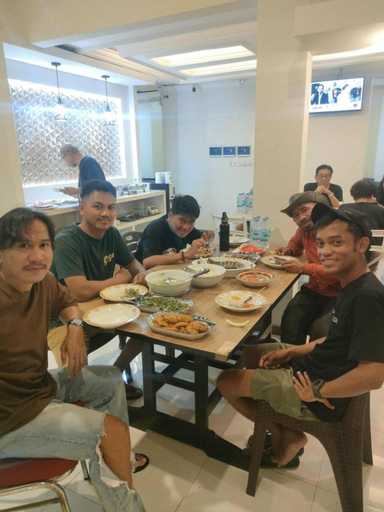 Food & Drinks 5, Wisma Sidapore teluk bayur Salakan, Banggai Kepulauan