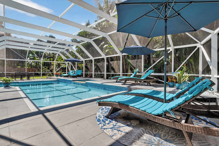 Interior 4, Seabreeze Court by Rove 4BR Home w Pool & Hottub, Palm Beach