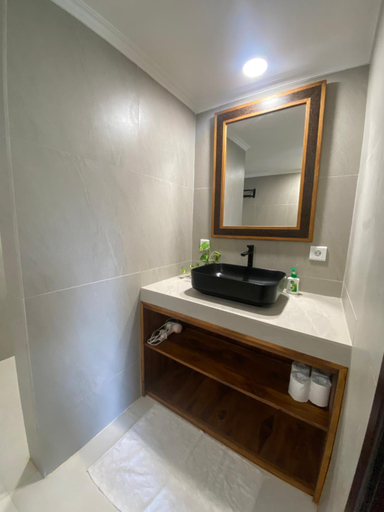 Bathroom 5, arjuna house, Badung