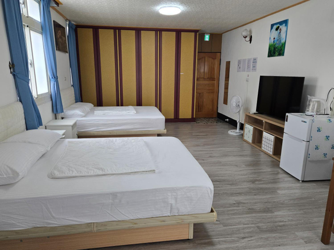Bedroom 2, 高鐵中彰309民宿, Changhua