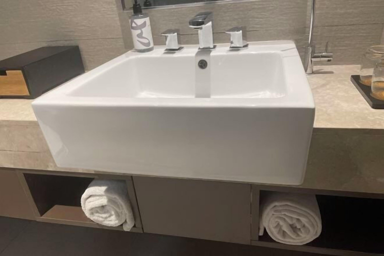 Bathroom 4, Homeinn Plus Hotel (Beijing Zhongguancun East Road), Beijing