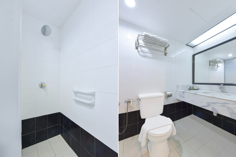 Bathroom 2, Sunday Malacca Formerly Tun Fatimah, Malacca City