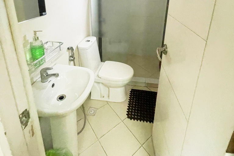 Bathroom 5, H Hotel Quezon City, Quezon City