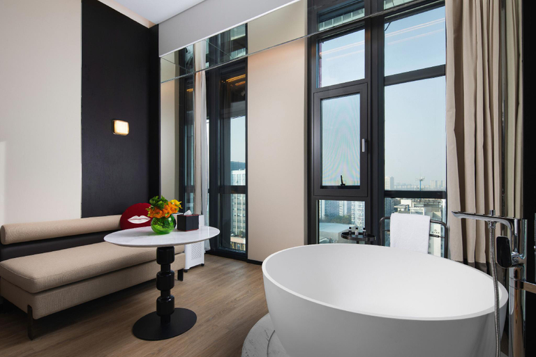 Bathroom, Radisson Red Yangzhou Slender West Lake, Yangzhou