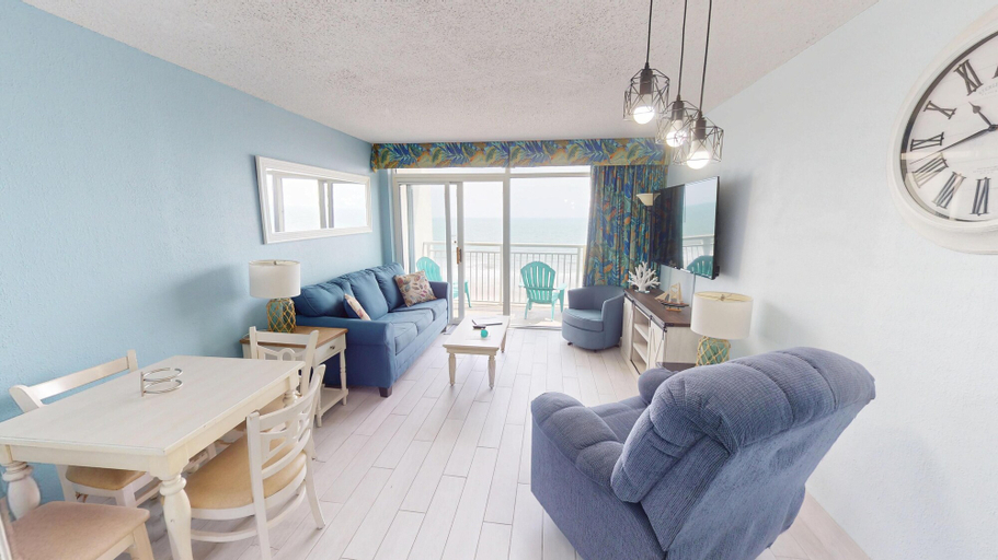 Interior 4, Baywatch 703, Horry