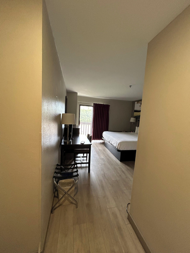 Room 4, Park Inn, Chittenden