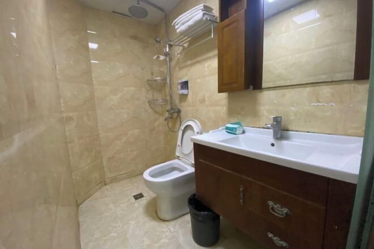 Bathroom 3, Jinshang Hostel, Shanghai