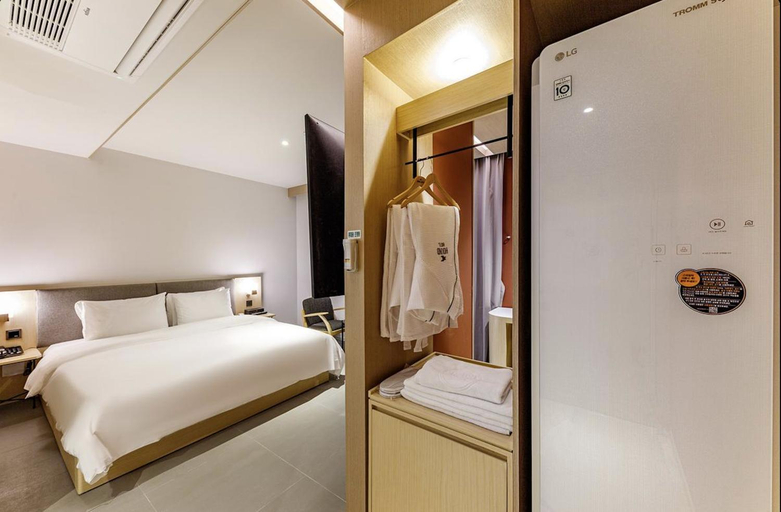 Bedroom 2, Daegu Dongchon Amusement Park Hound, Dong