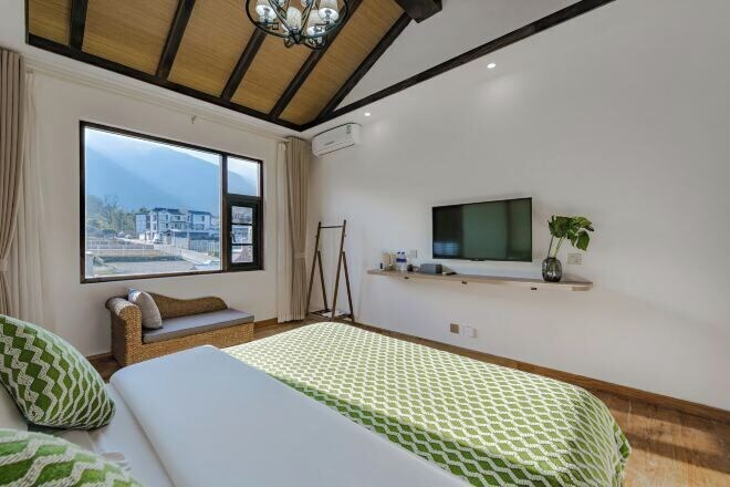 Bedroom 2, When we first meet, Dali Bai