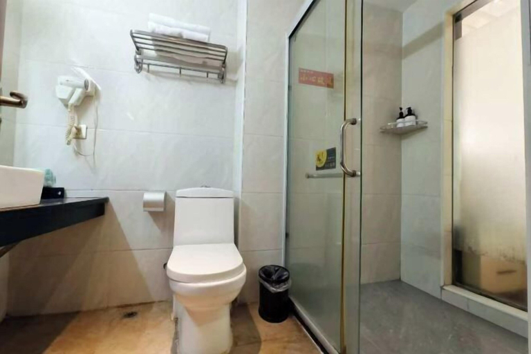 Bathroom 4, Q+ Treasure Palace Hotel, Ganzhou