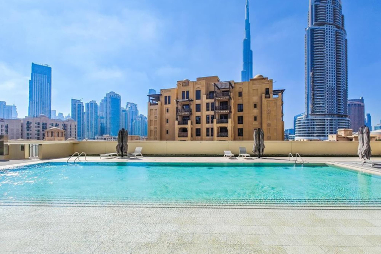 Pool 5, Celestial & Curated 1BR @ Downtown Dubai, Dubai