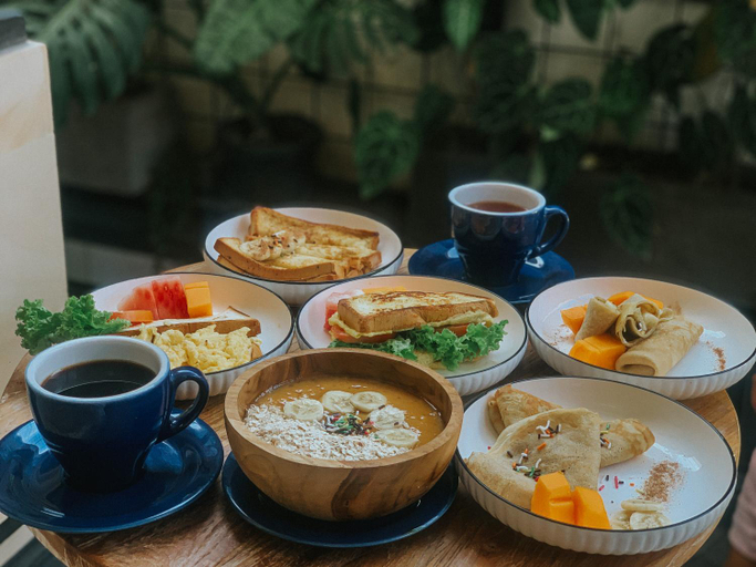 Food & Drinks 4, 8July Guest House ROOM 2, Gianyar