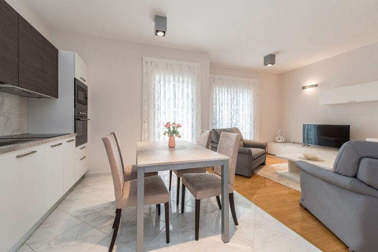 Room 2, Sargas Suite 2 With sea View, Novalja