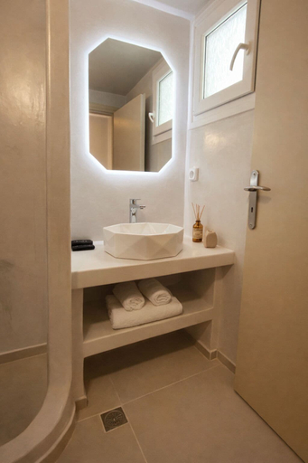 Bathroom 3, Dauti Central Suites, South Aegean