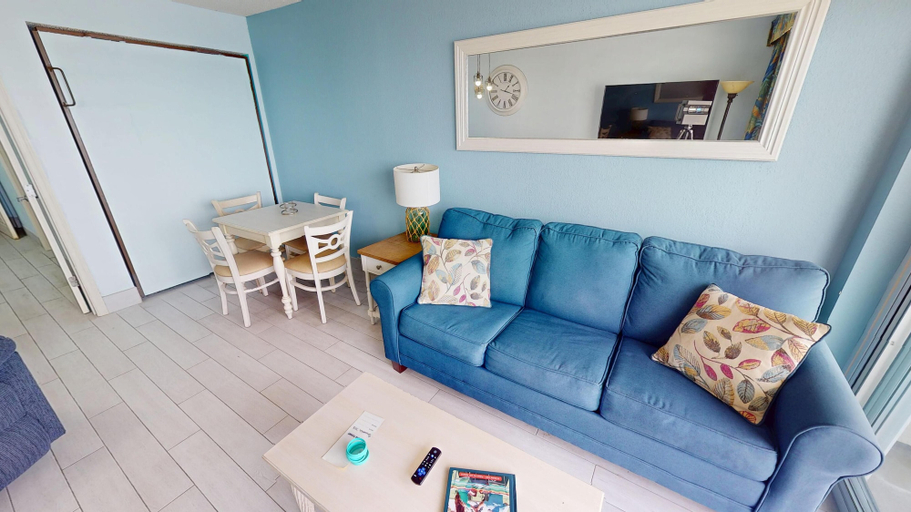Interior 5, Baywatch 703, Horry