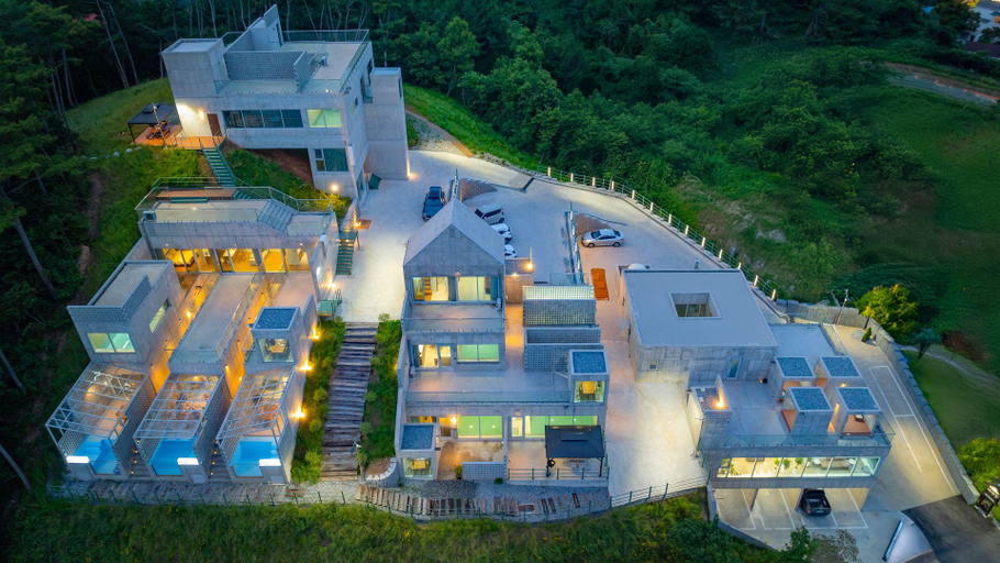 Exterior & Views 1, Taean Oaten Pool Villa, Taean